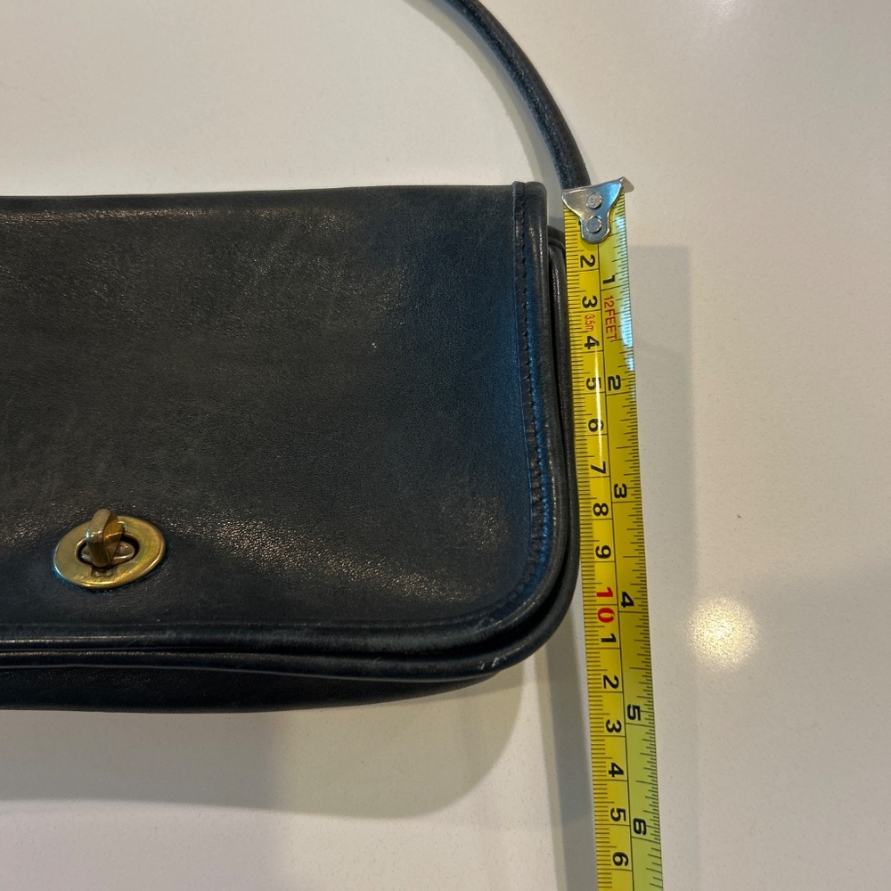 Vintage Coach Leather Shoulder Bag - Picture 8 of 14